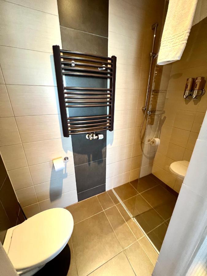 Skol L'Original Hotel Strassen Eksteriør billede